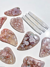 Load image into Gallery viewer, Flower Agate Guasha and Quartz Facial Detector set