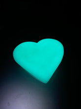 Load image into Gallery viewer, Luminescent Heart bowl