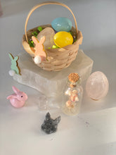 Load image into Gallery viewer, Mini crystals Easter Basket